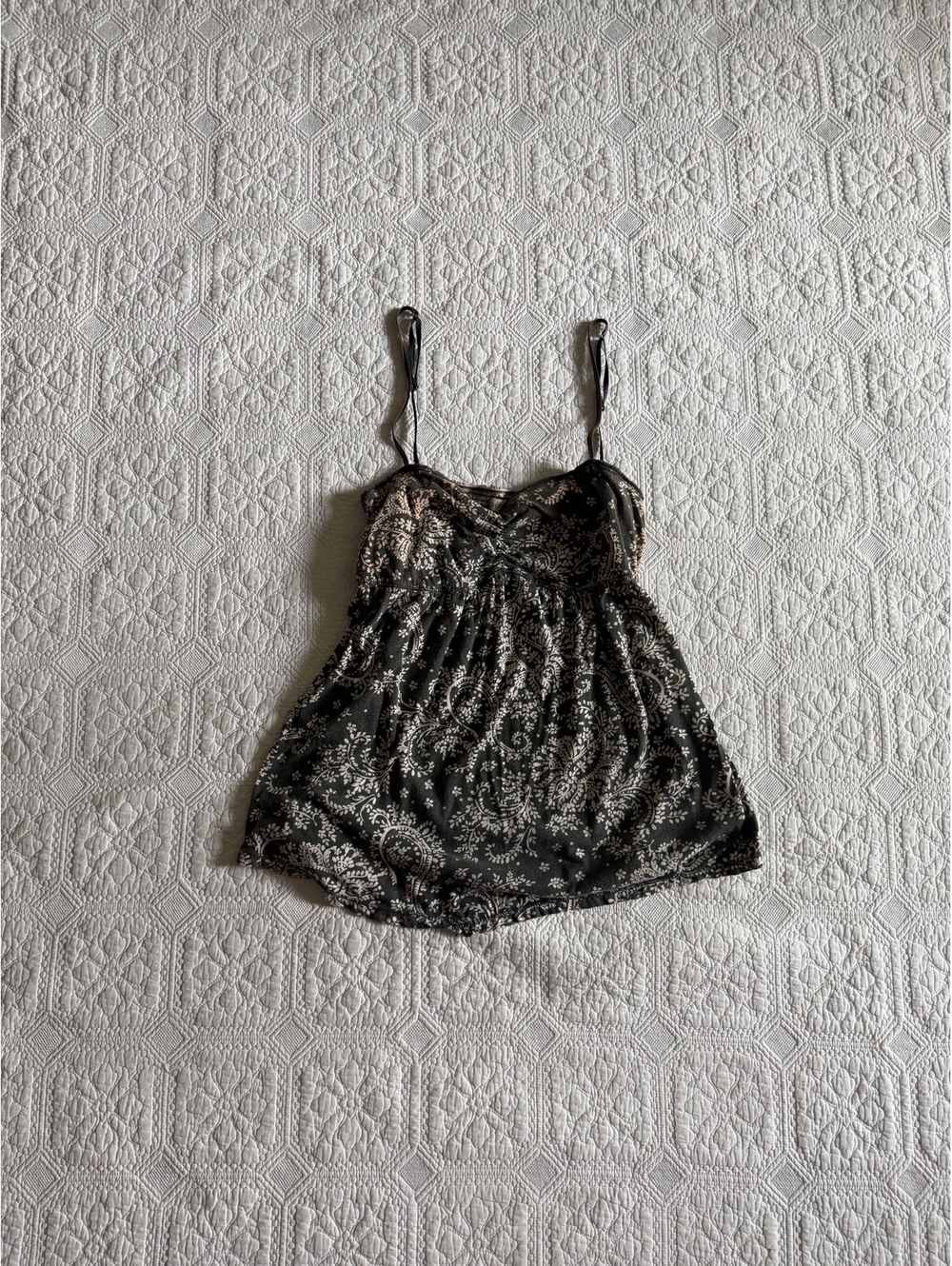 Y2K  2000s Aeropostale Women's Black and White Floral Print Spaghetti Strap Top
